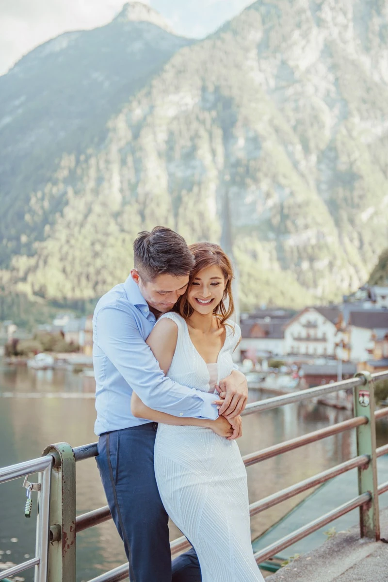 Destination pre-wedding photos in the Dolomites