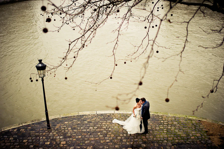 WinterdestinationweddinginParisbestweddingphotographerinFrance0043