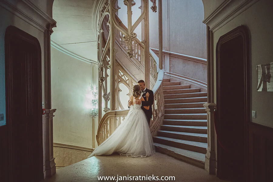A black-and-white wedding design in France
