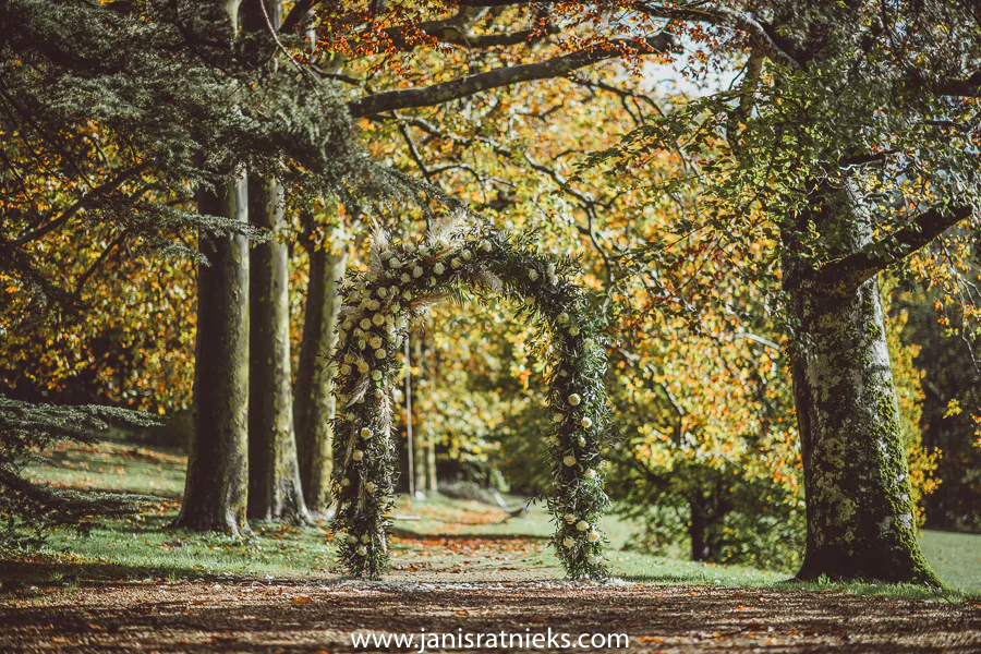 autumn wedding ceremony arch