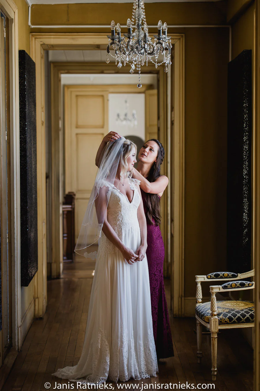 fitting the veil in France