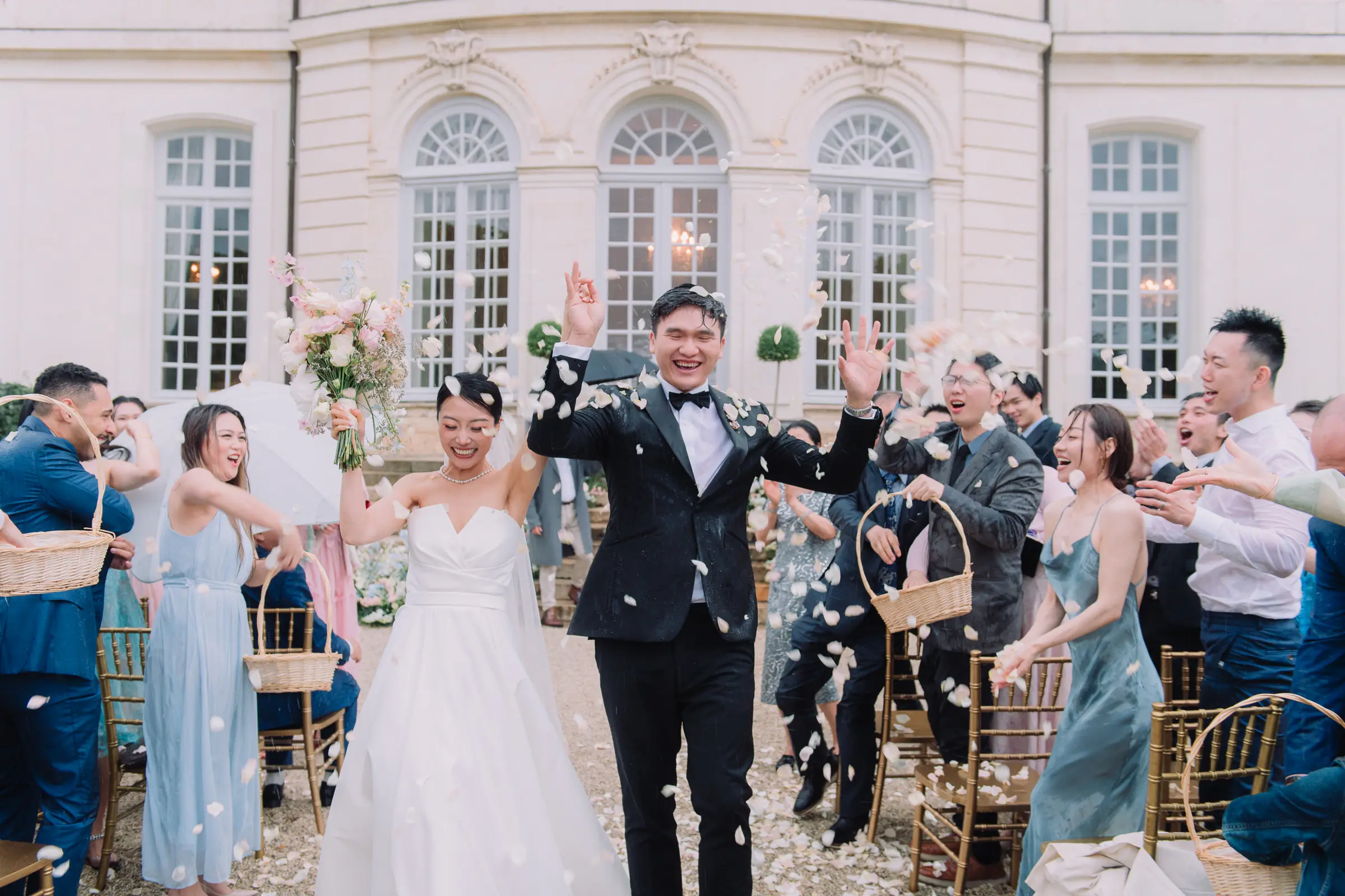 Outdoor wedding celebration at Château du Grand-Lucé