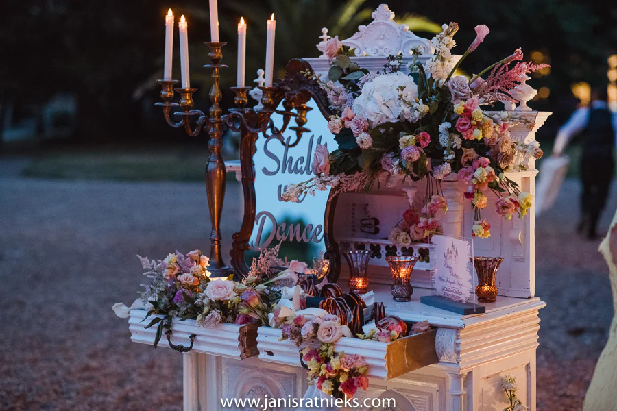 chateau wedding decorations
