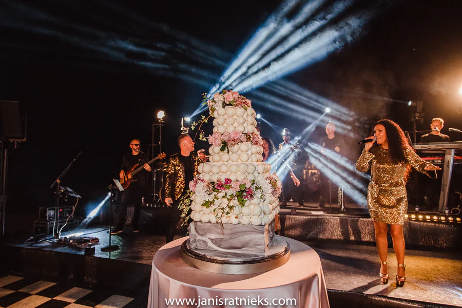james bond theme wedding cake