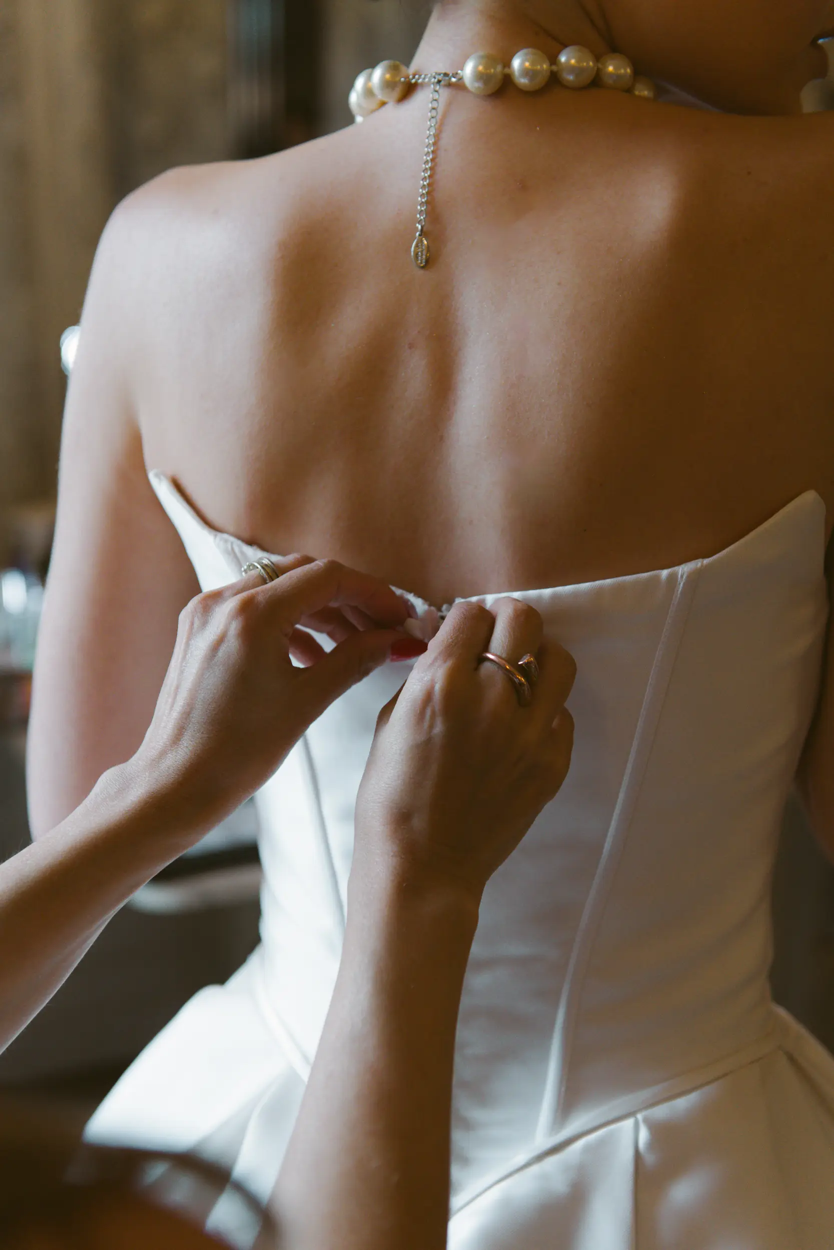 Château Challain wedding — bride getting ready