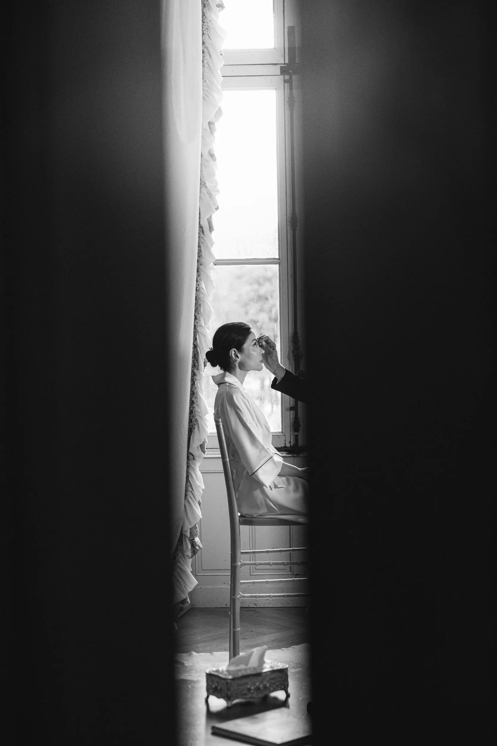Château Challain wedding — bride getting ready