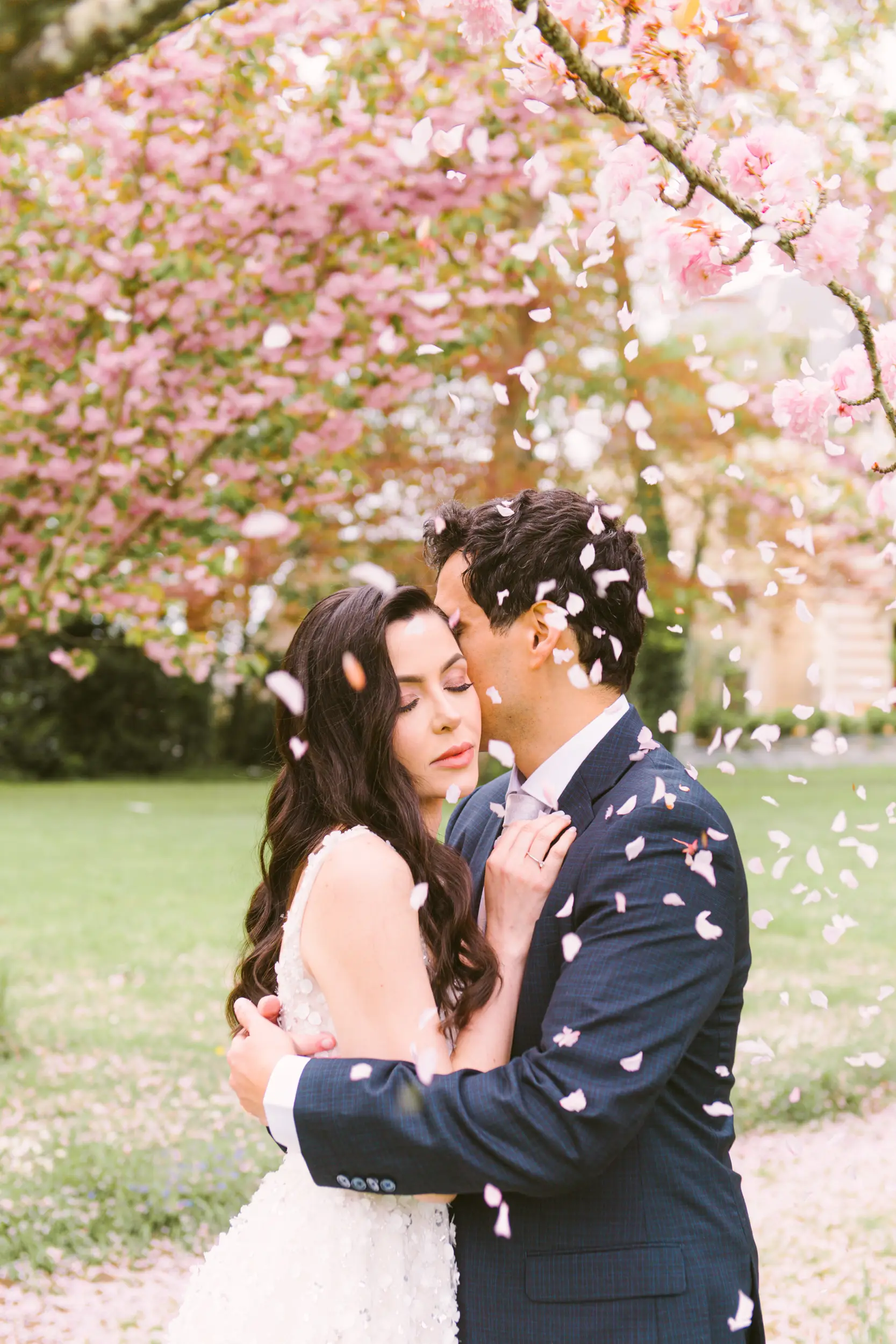 Château Challain wedding — sakura garden photoshoot