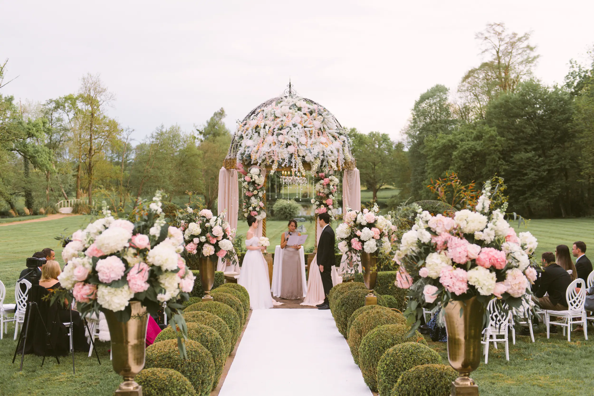 Château Challain wedding — gazebo ceremony