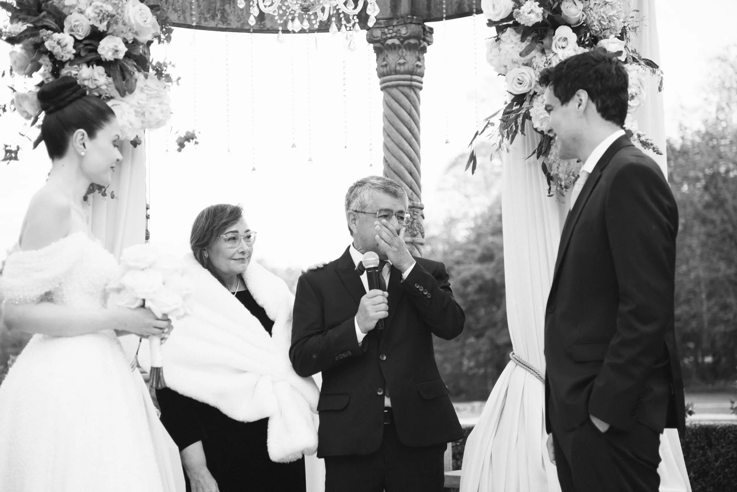 Château Challain wedding — gazebo ceremony