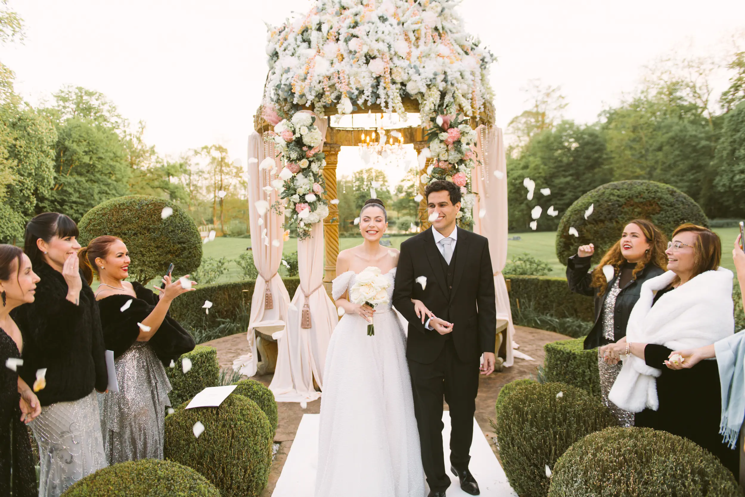 Château Challain wedding — gazebo ceremony