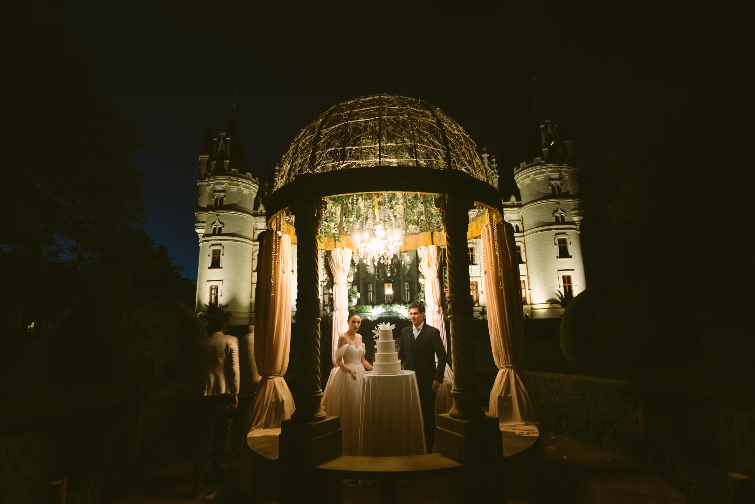Château Challain wedding — gazebo ceremony