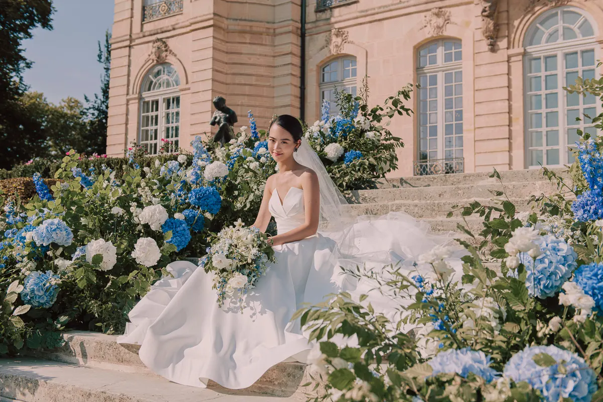 Parisian romance at Musée Rodin - Capturing love's elegance.