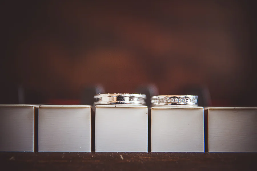 wedding rings photography