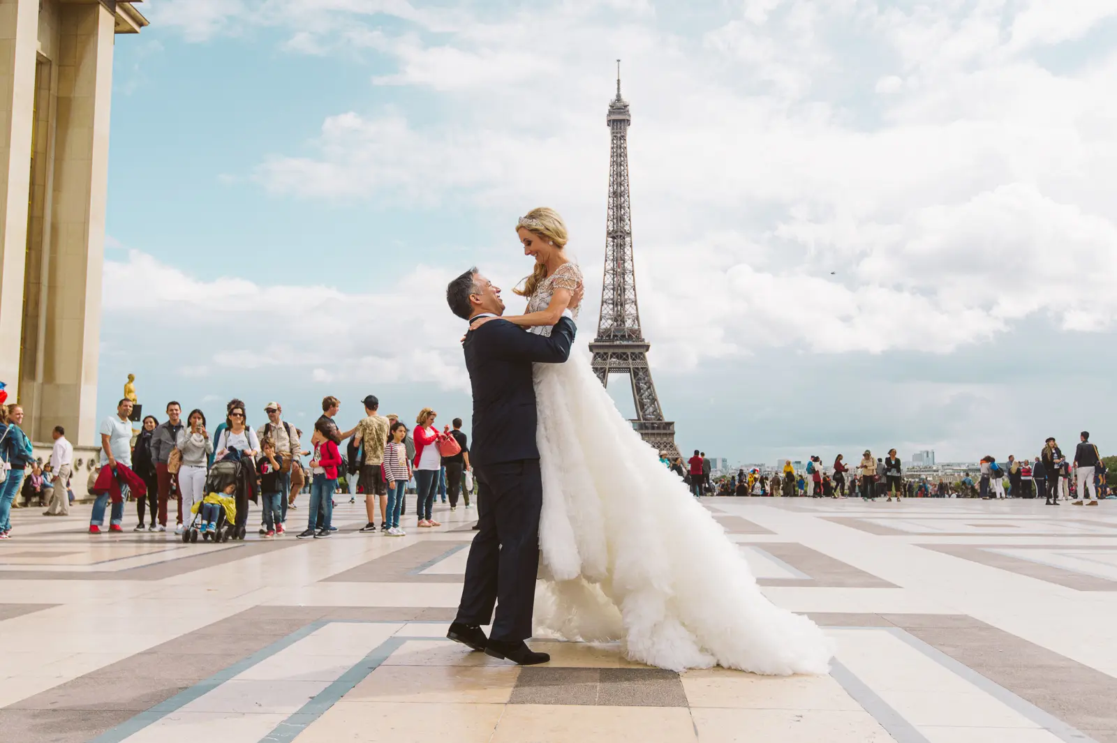 Paris wedding photographer Shangri La wedding 71