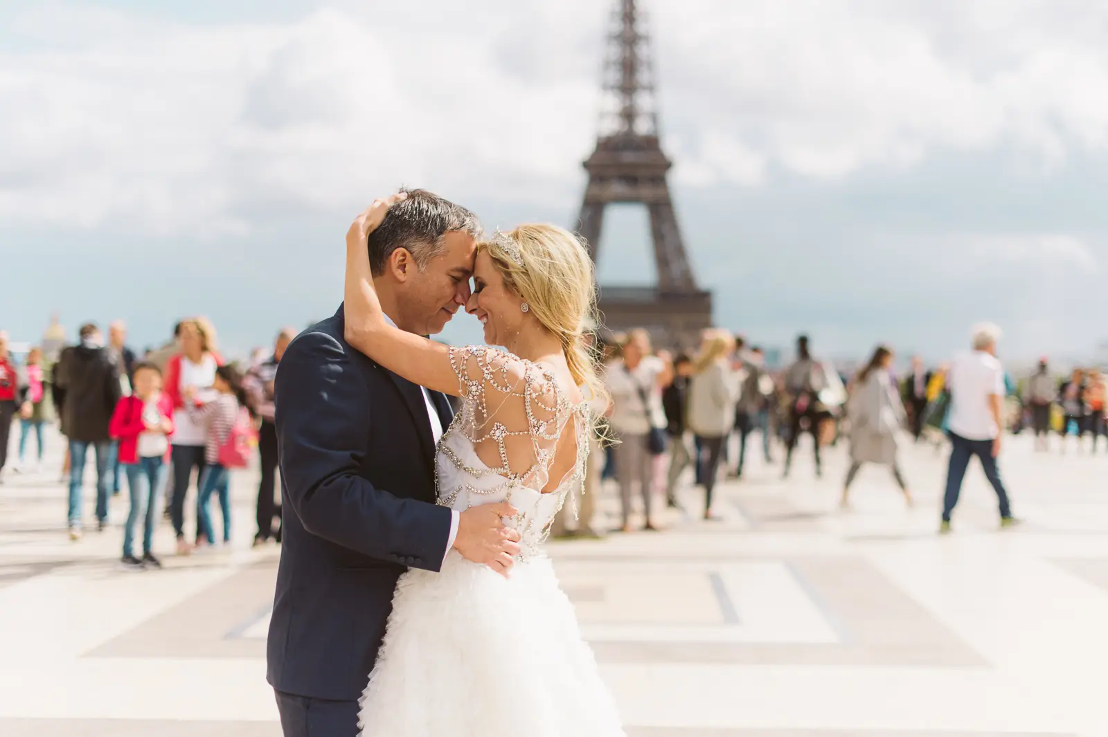 Paris wedding photographer Shangri La wedding 75