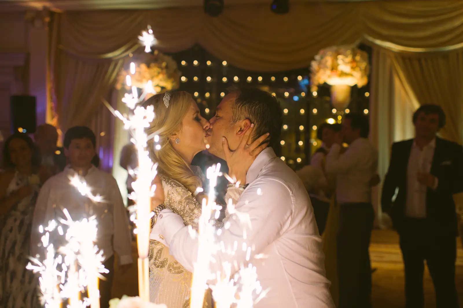 Paris wedding photographer Shangri La wedding 201