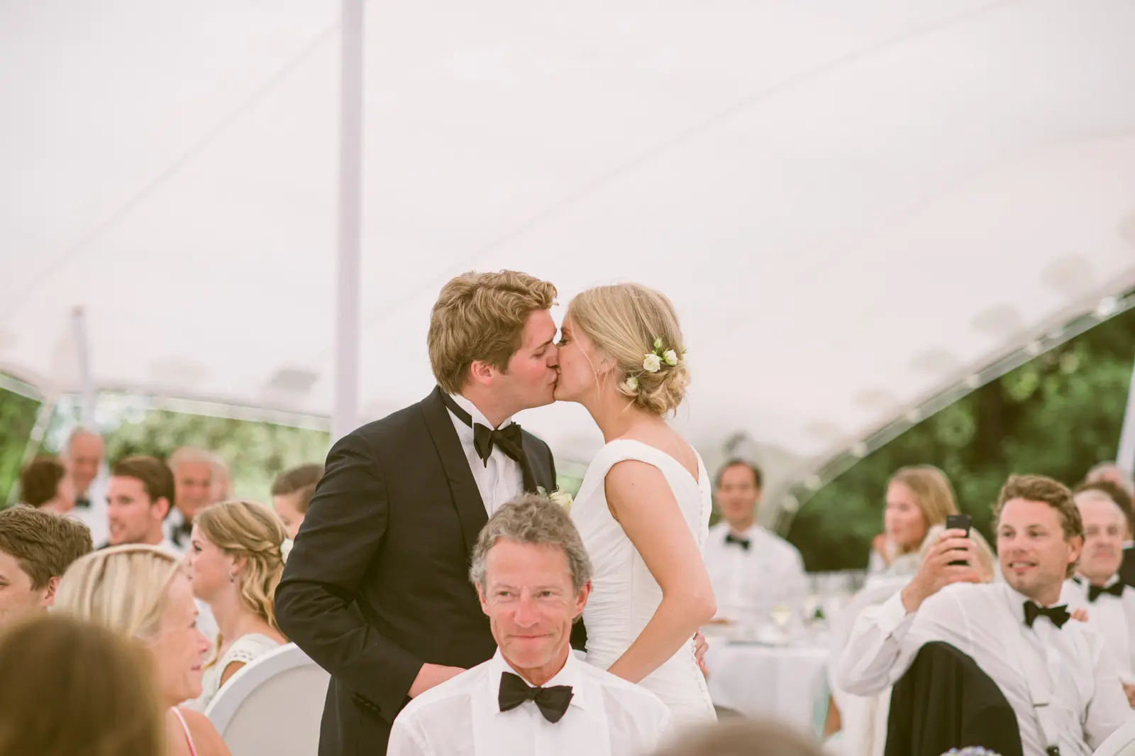Catherine and Philip’s wedding portraits in the Provençal gardens near Mougins