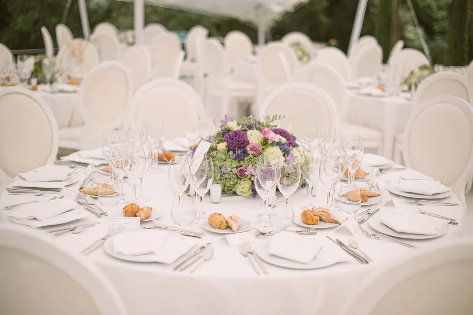 Catherine and Philip’s Royal Mougins poolside dinner and evening celebration
