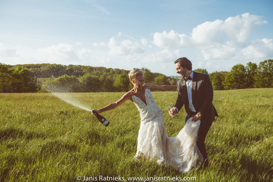 Playful couple portrait in the countryside near Benest