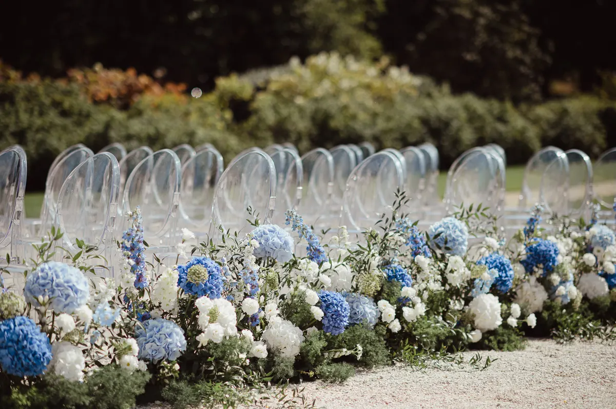 Captivating floral design at a romantic garden wedding in Musée Rodin - a photographer's delight