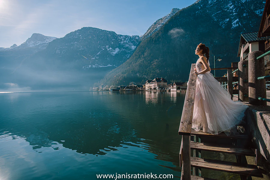 Award-winning pre-wedding photography in Hallstatt, Austria