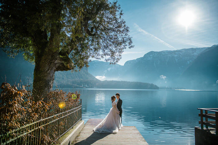 Hallstatt pre-wedding photography beside the lake and Alpine village