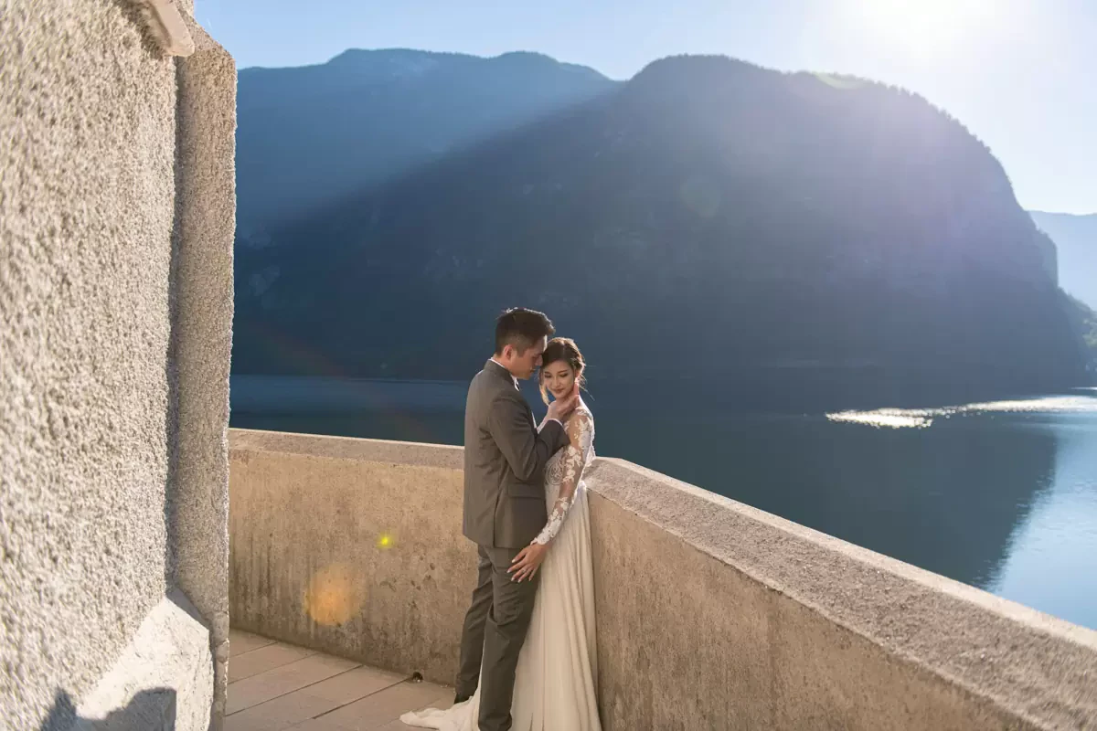 Hallstatt pre-wedding photoshoot in the Austrian Alps