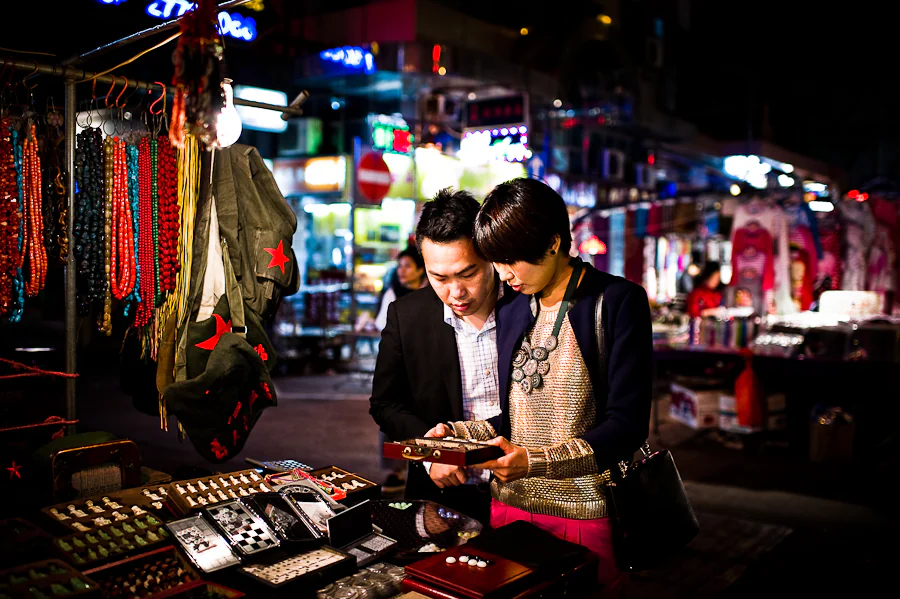 Giney and Andy during their Hong Kong engagement photo shoot