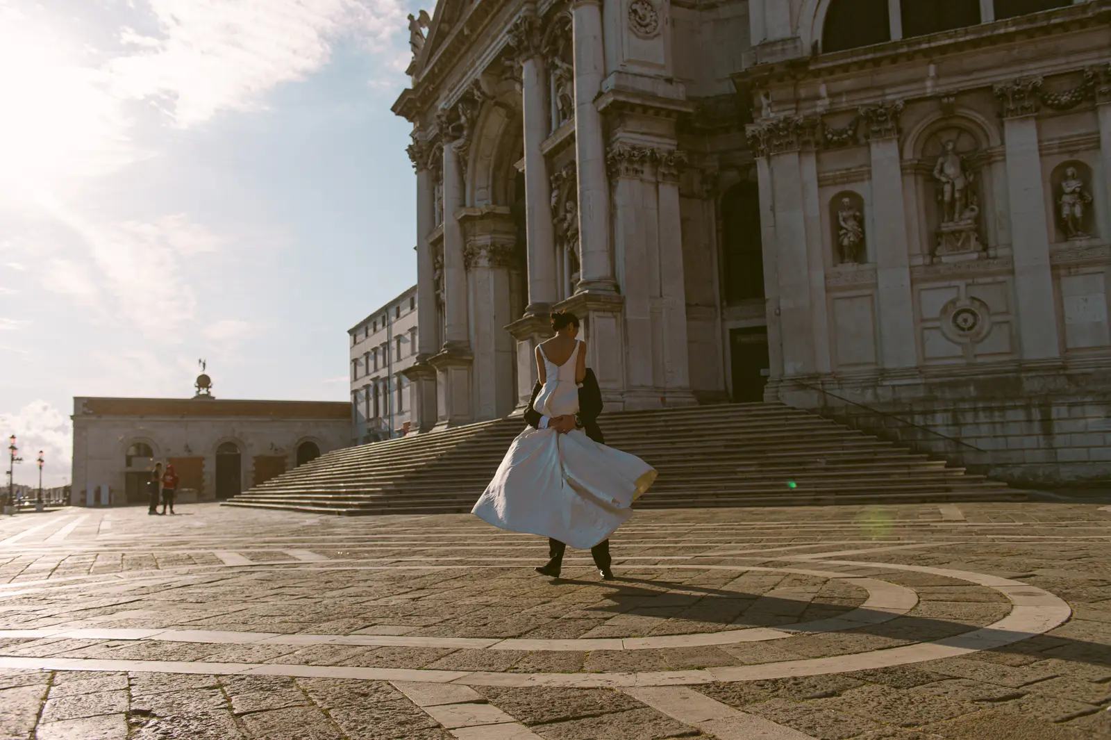 Sunrise post-wedding photography in Venice