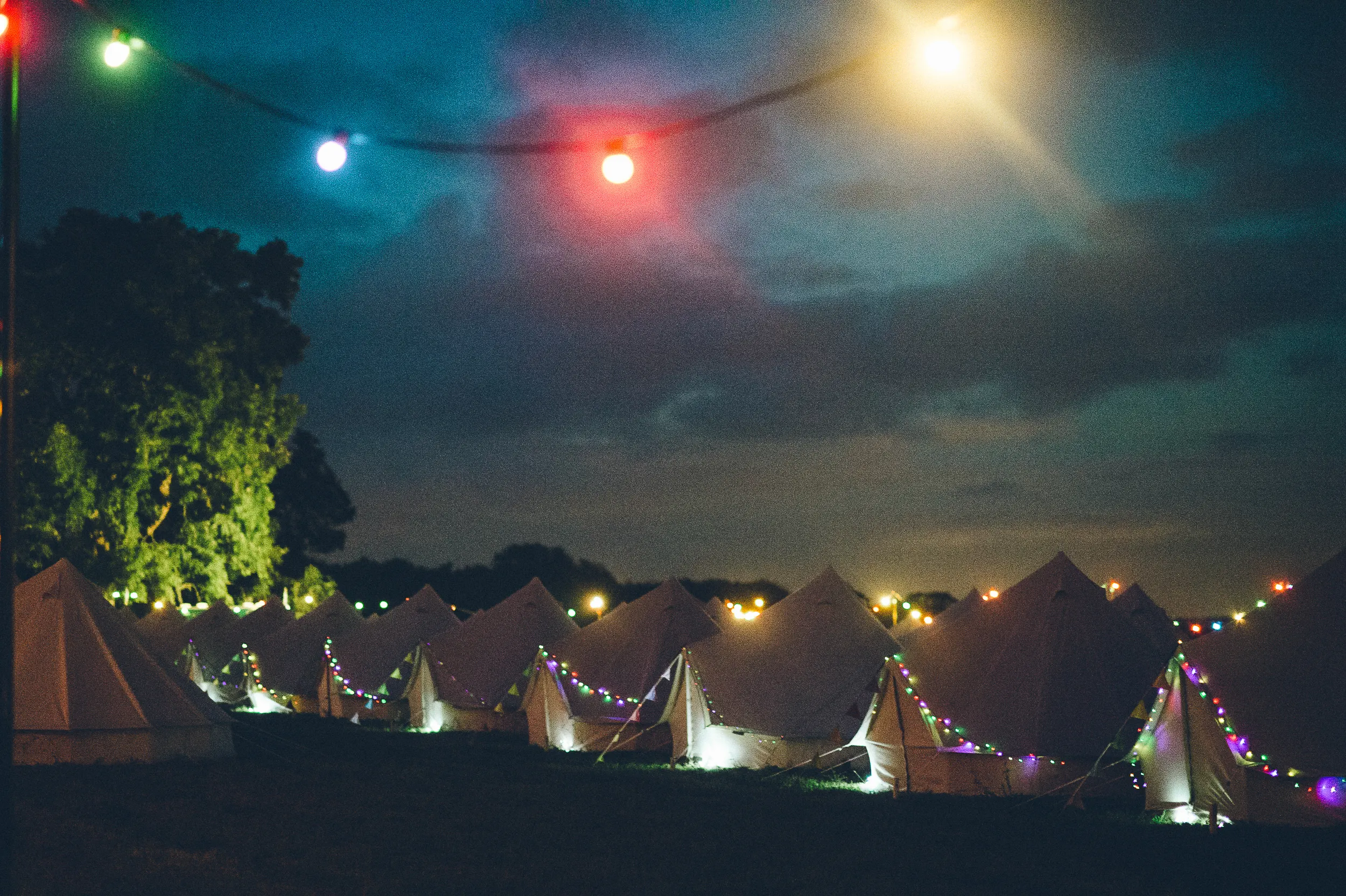 Rebecca and Jack’s Jewish wedding in Hampshire, photograph 115 by Janis Ratnieks