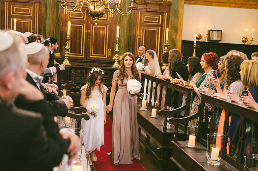 Mia and Jonathan at their Jewish wedding in London