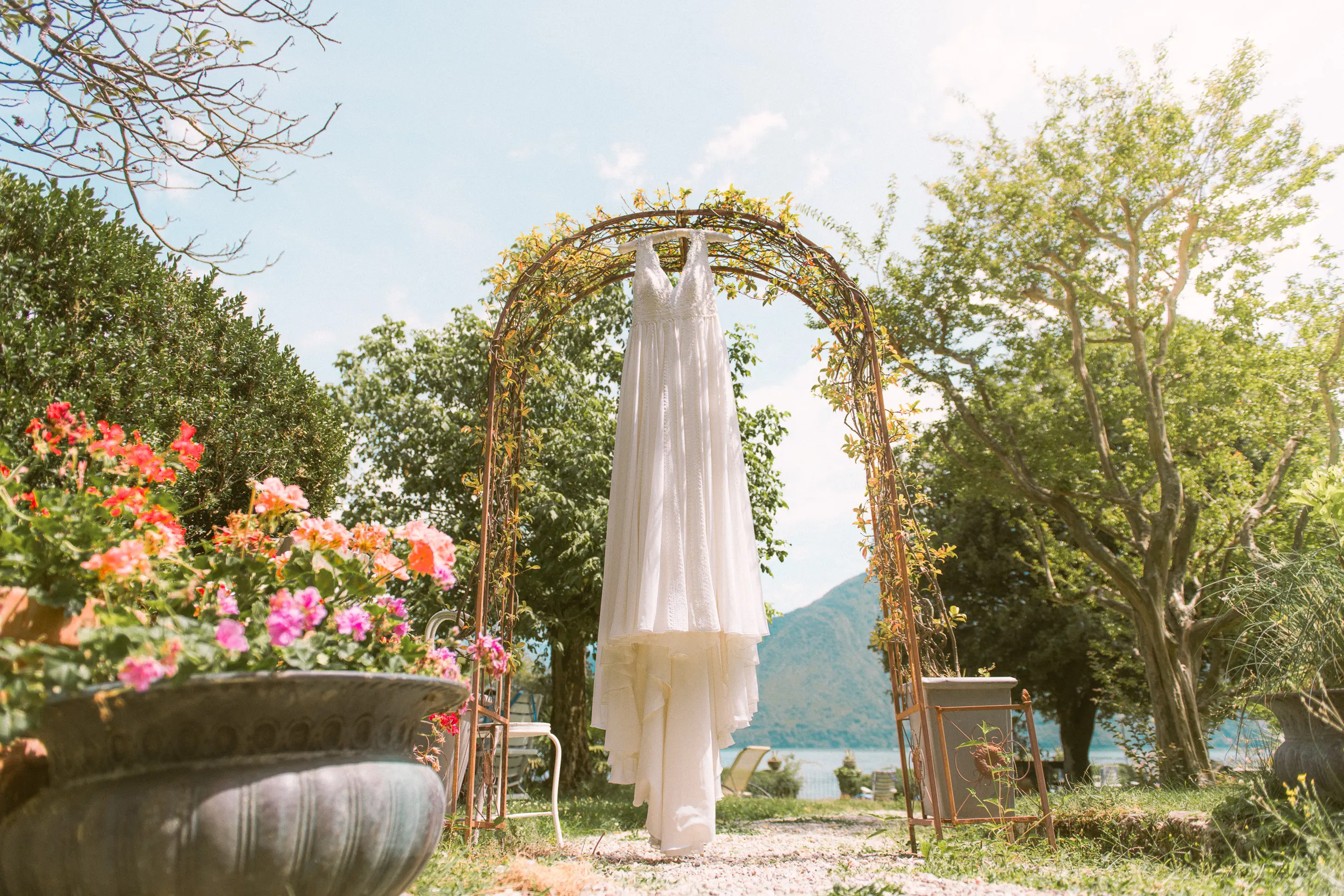 Lake Como wedding at Villa Carlotta and Grand Hotel Tremezzo, photograph 06