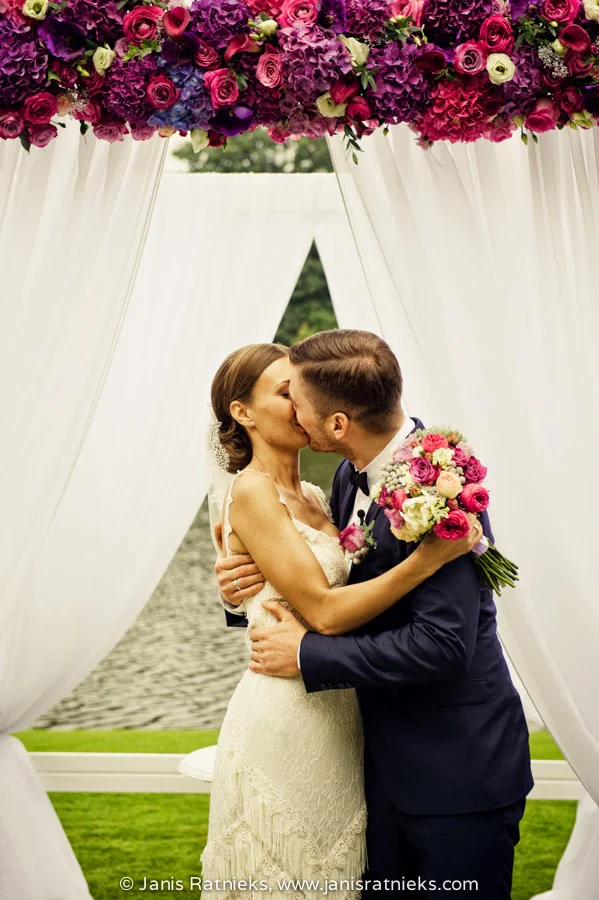 Eleonore and Victor wedding at Rumene Manor in Latvia, photograph 39