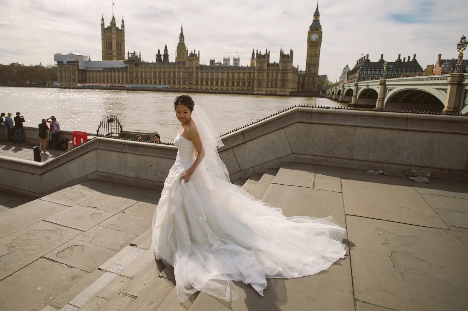 Oey and Day’s spring pre-wedding in London