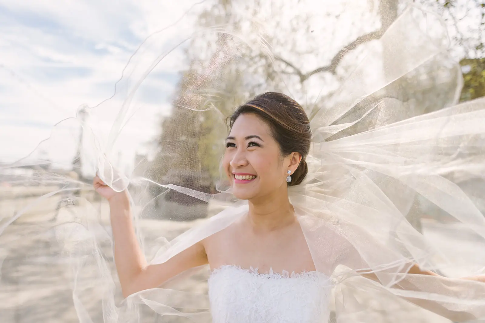 Oey and Day’s spring pre-wedding in London