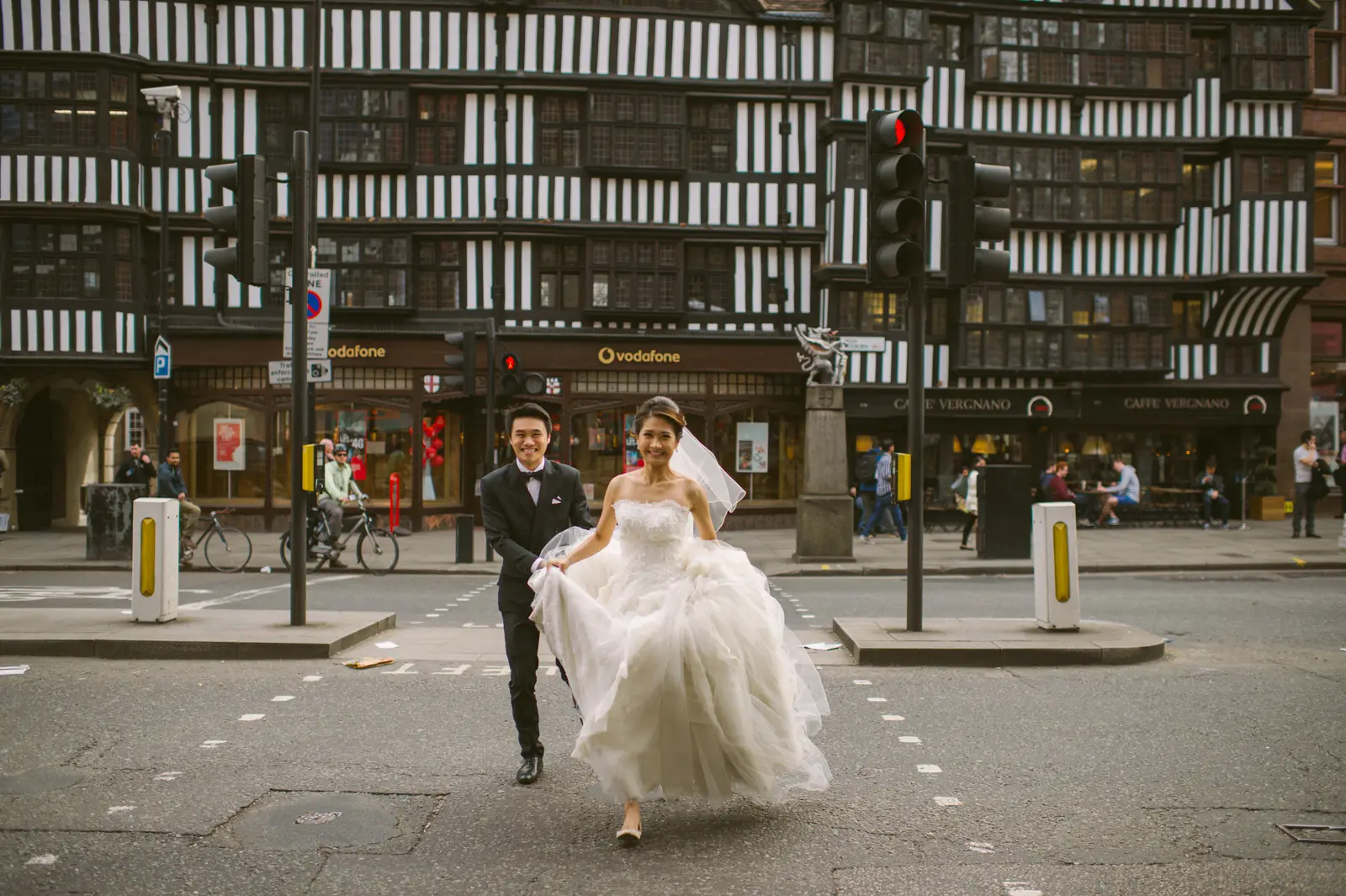 Oey and Day’s spring pre-wedding in London