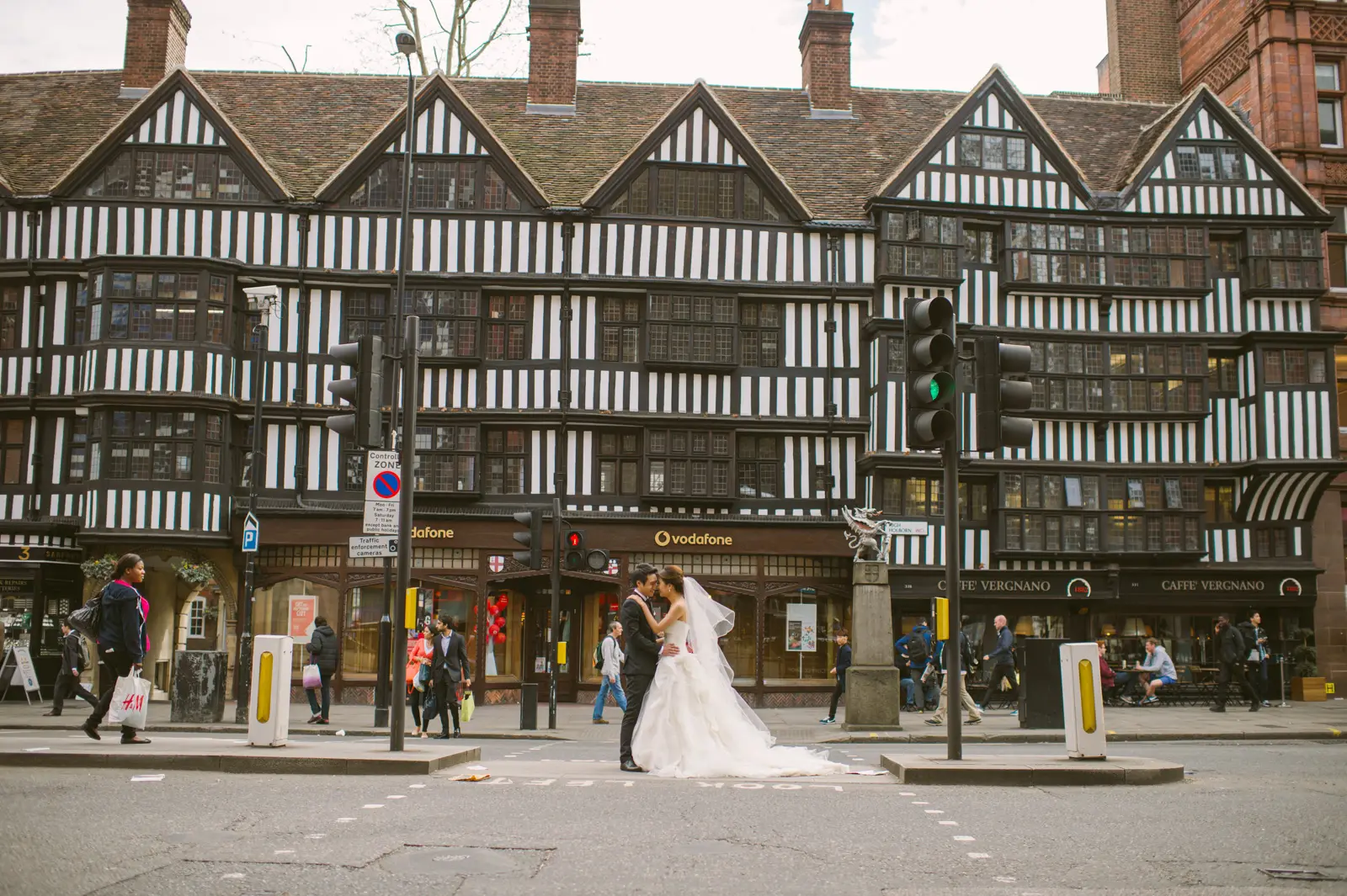 Oey and Day’s spring pre-wedding in London