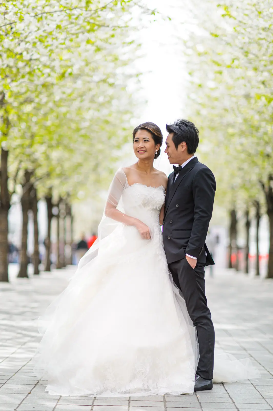 Oey and Day’s spring pre-wedding in London