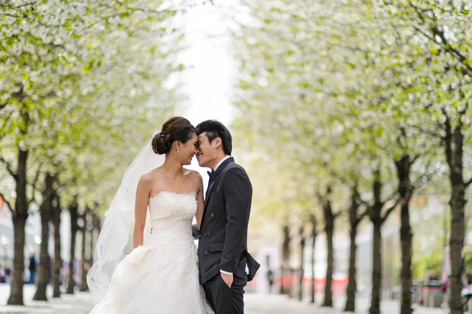 London portrait from Oey and Day’s spring pre-wedding in London