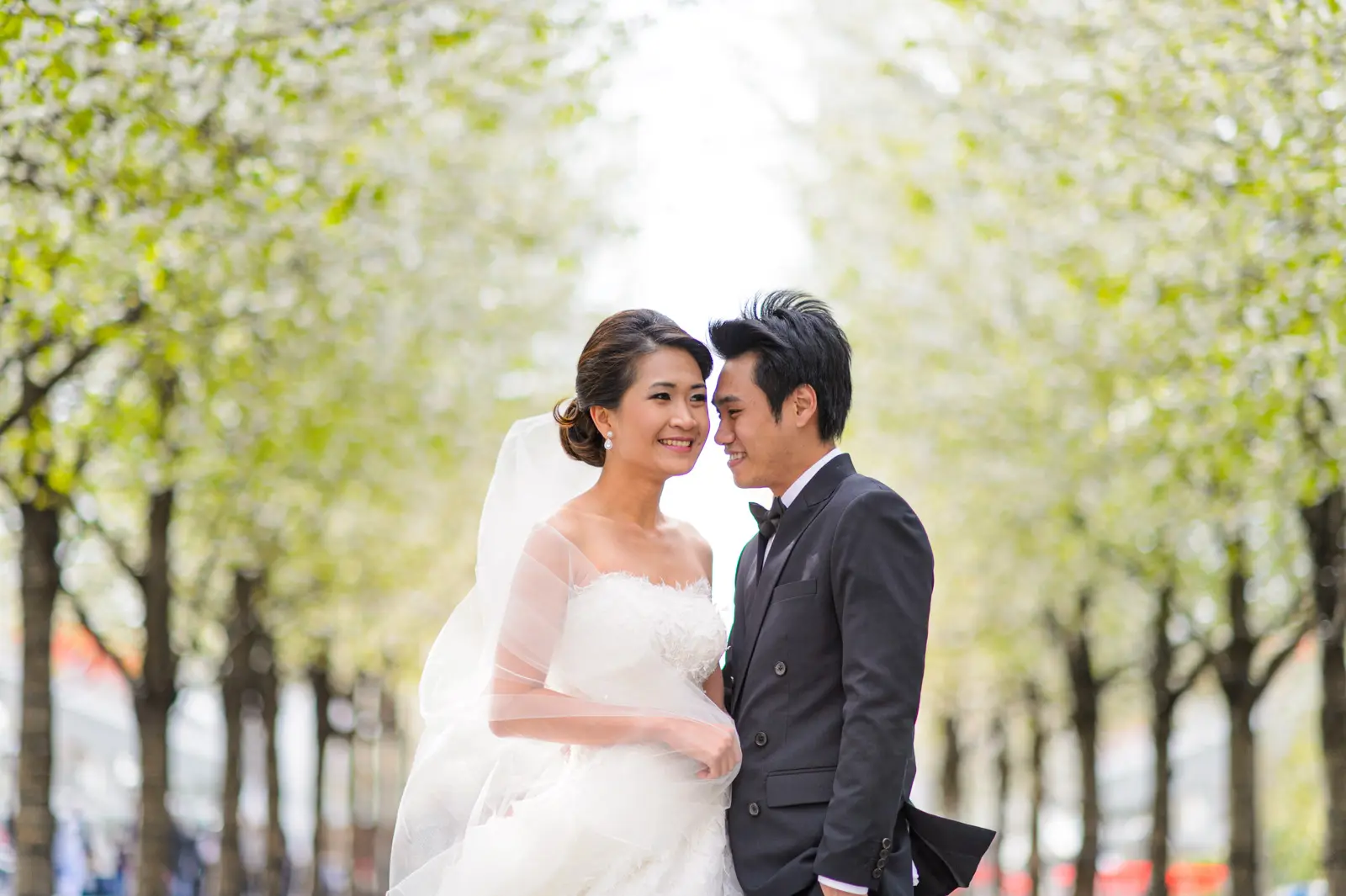Oey and Day’s spring pre-wedding in London