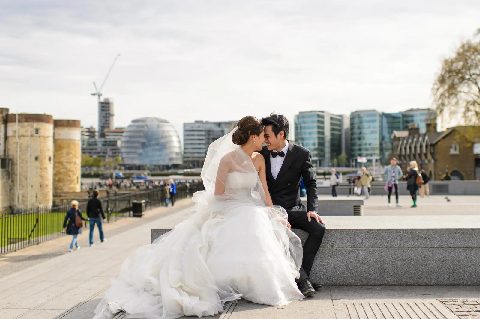 Oey and Day’s spring pre-wedding in London
