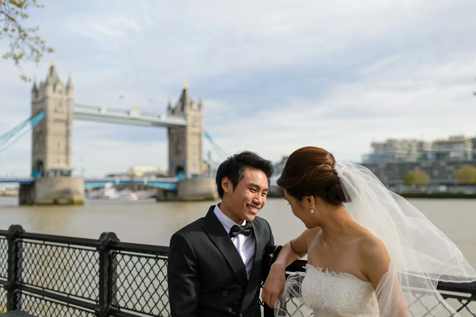 Oey and Day’s spring pre-wedding in London