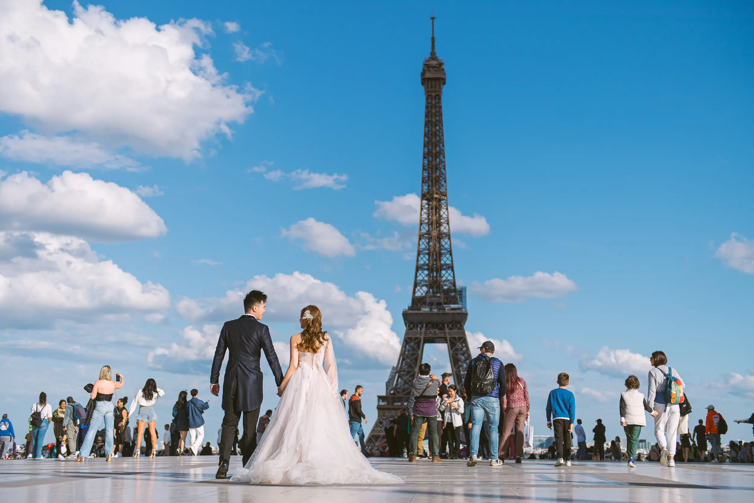 Paris pre-wedding photography by Janis Ratnieks