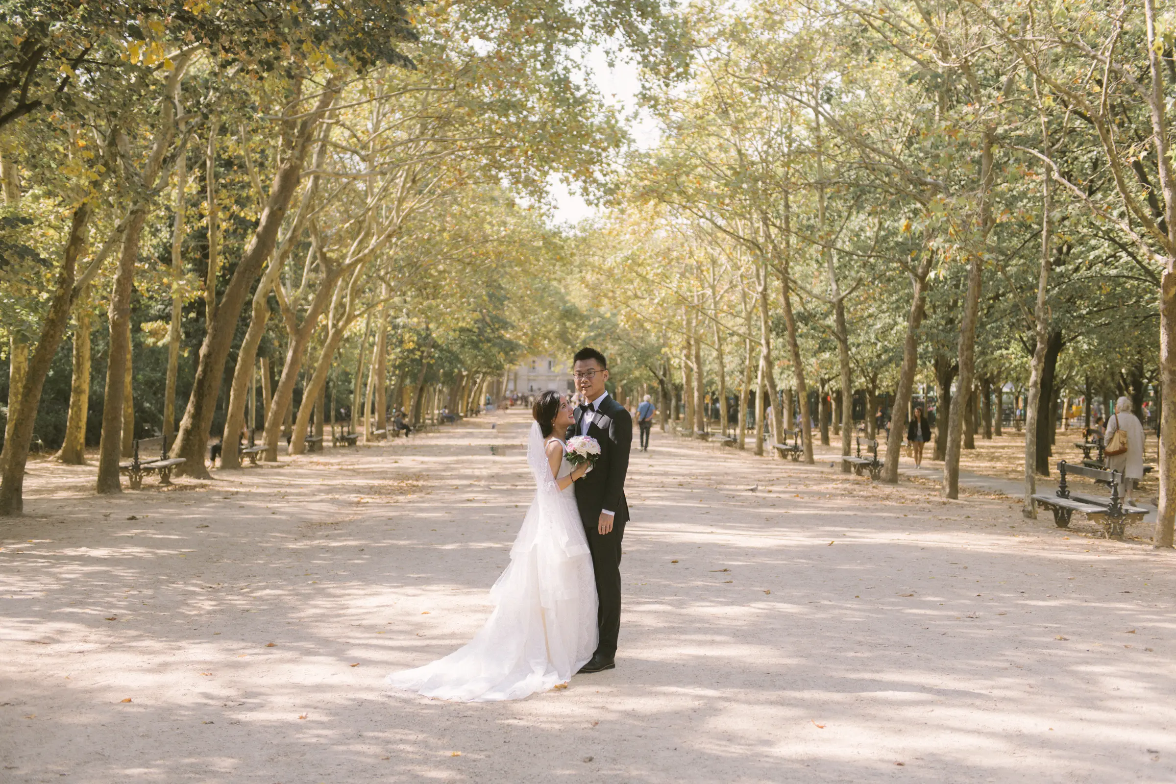 Paris half-day pre-wedding photoshoot by Janis Ratnieks