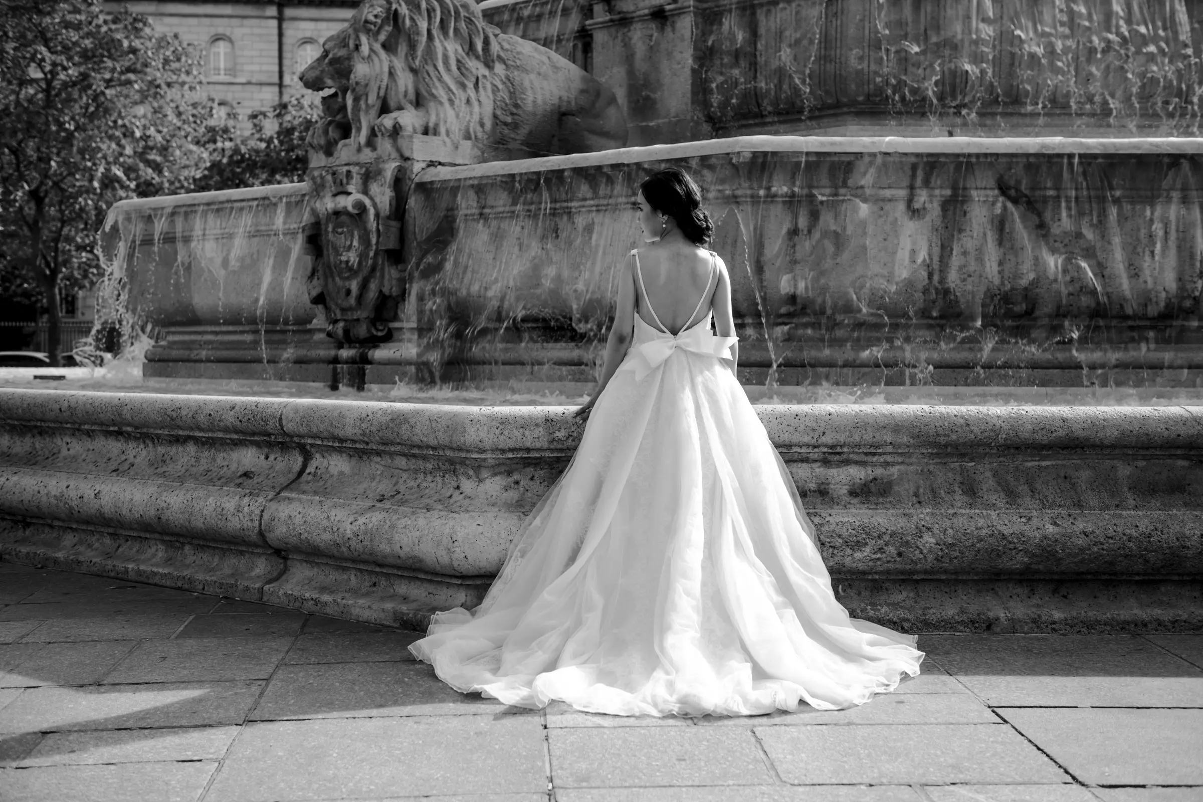 Paris half-day pre-wedding photoshoot by Janis Ratnieks