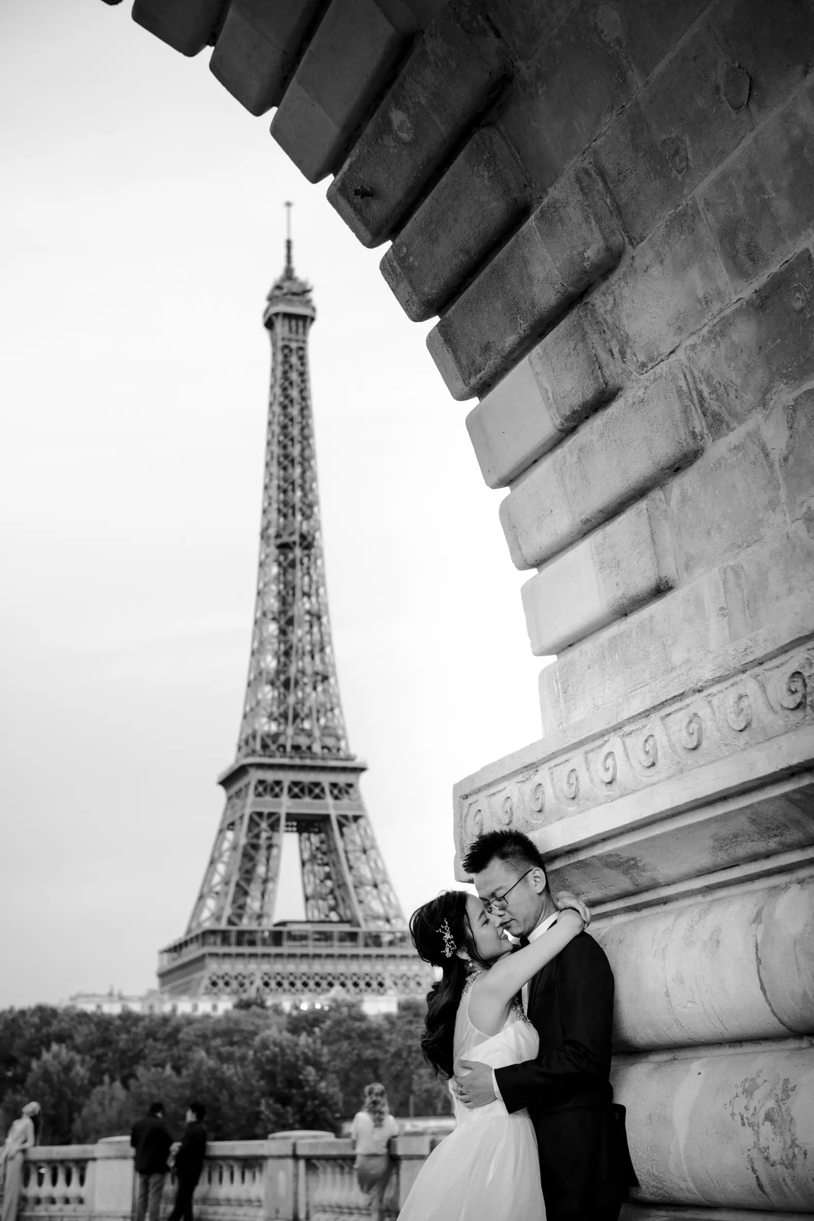 Paris half-day pre-wedding photoshoot by Janis Ratnieks