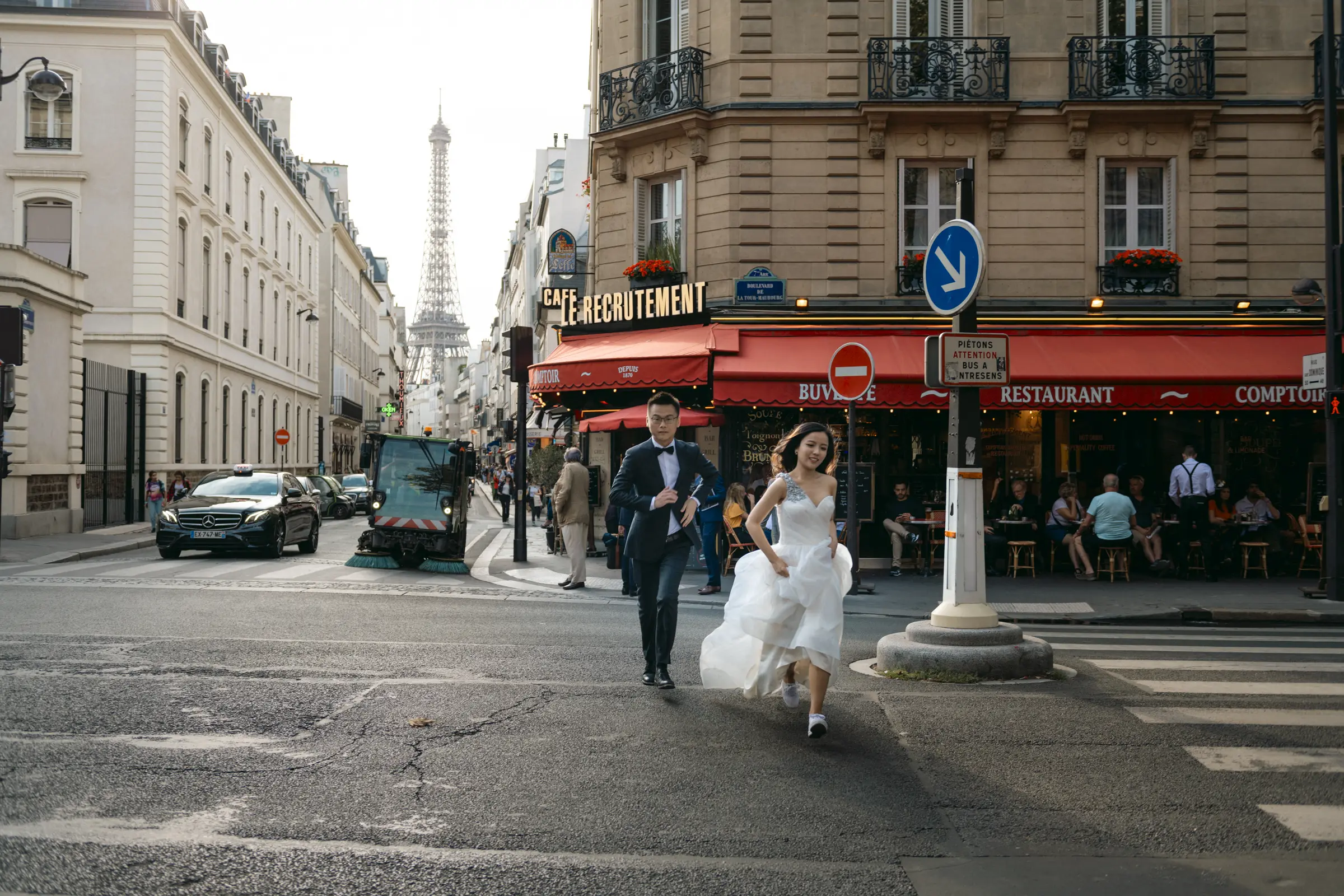 Paris half-day pre-wedding photoshoot by Janis Ratnieks
