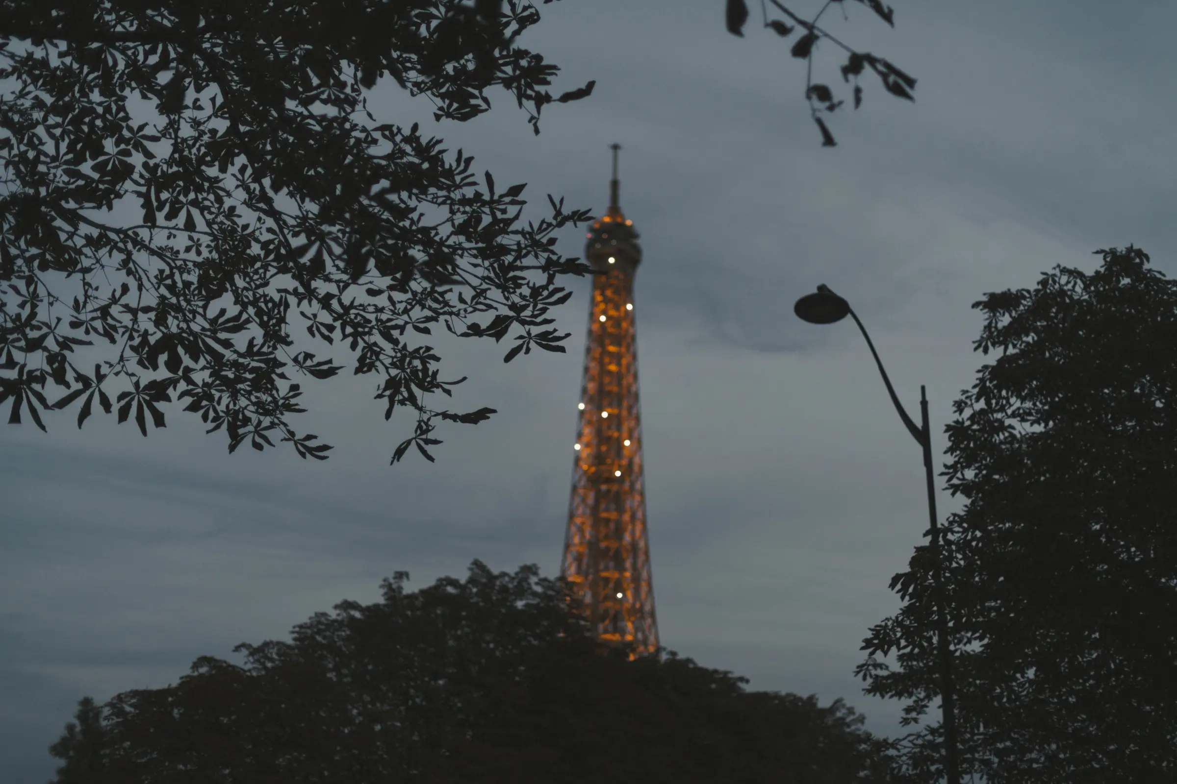 Paris half-day pre-wedding photoshoot by Janis Ratnieks