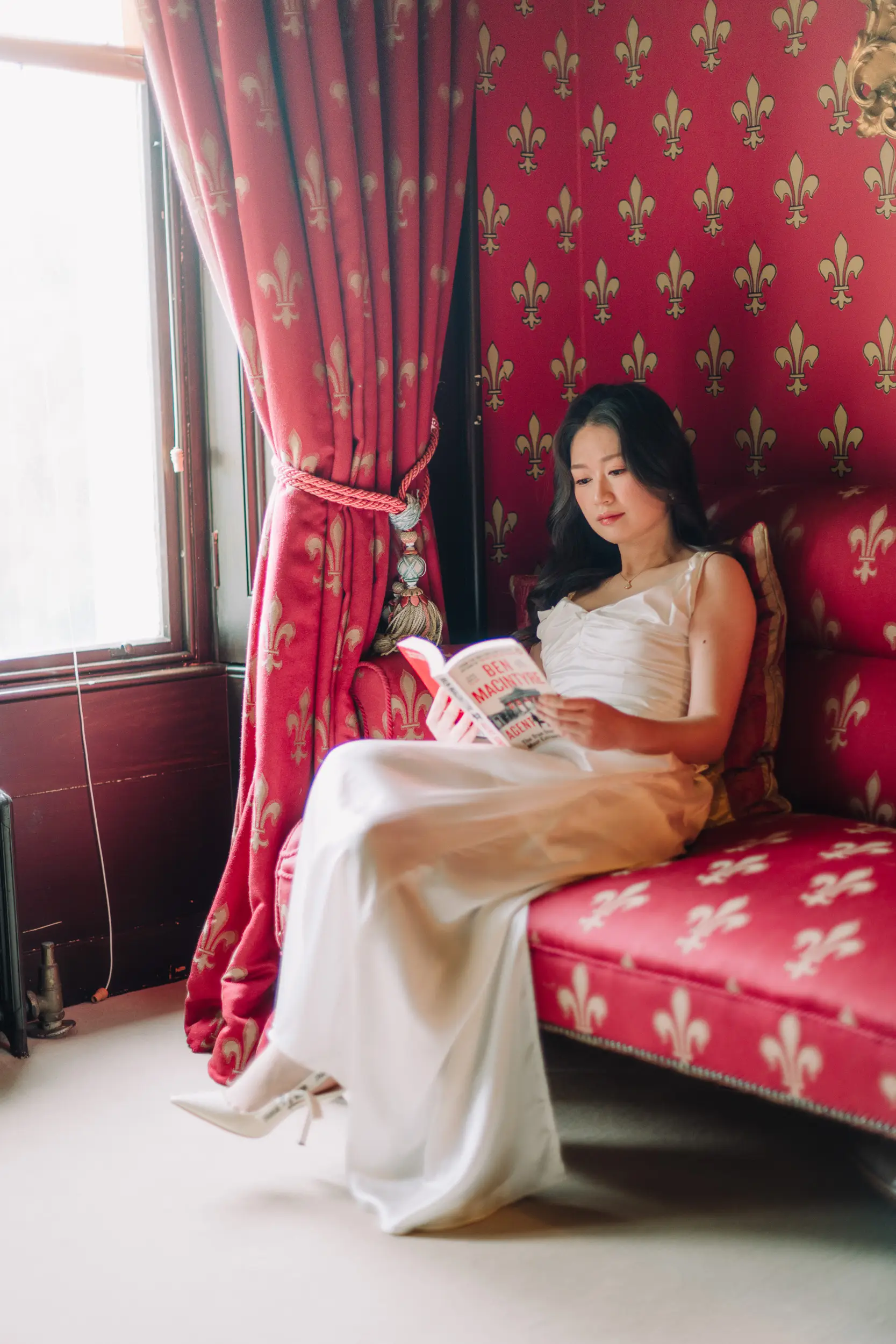 Amy and Derek's Eastnor Castle wedding photographed by Janis Ratnieks