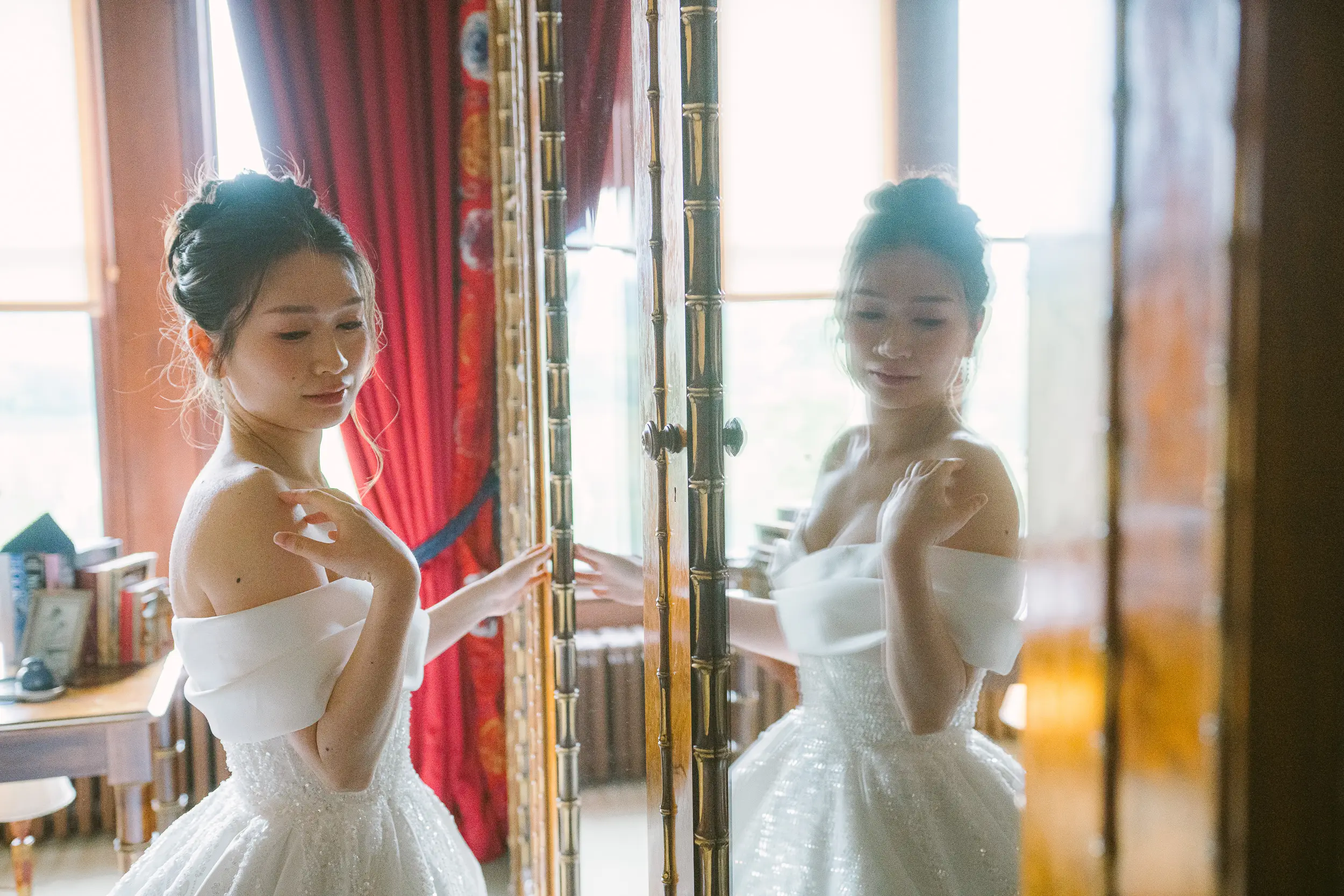 Amy and Derek's Eastnor Castle wedding photographed by Janis Ratnieks